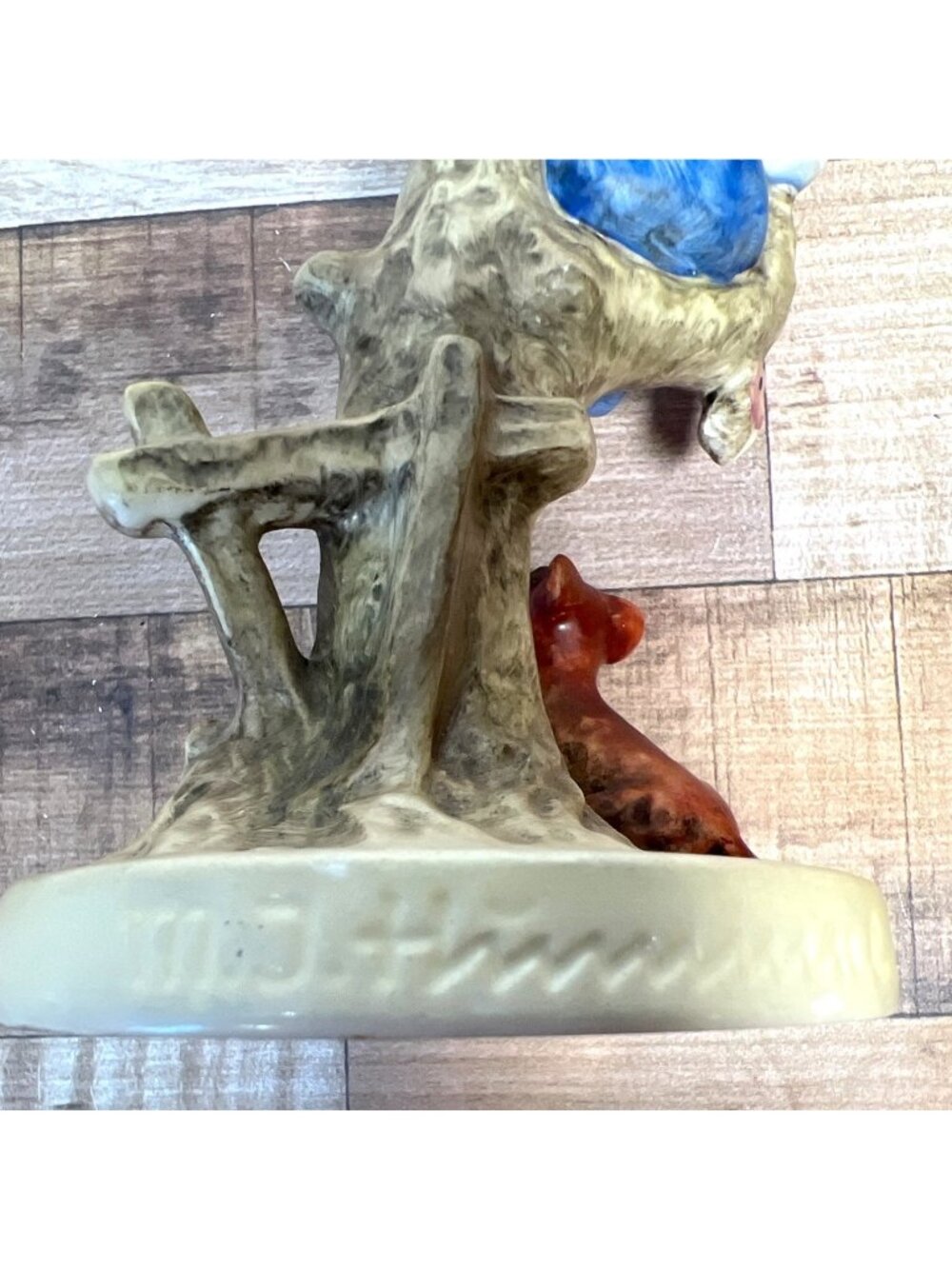 Hummel Goebel Figurine 56/B "Out Of Danger" 35 Girl In Tree With Dog Hand-Painte - Picture 6 of 6